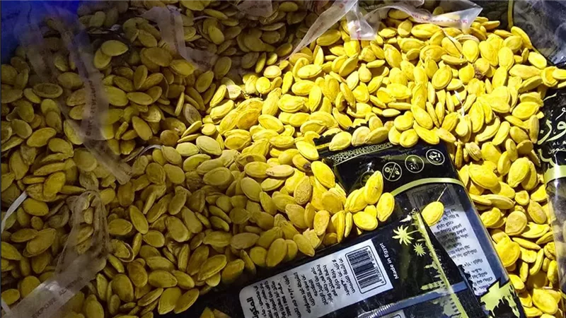 ضبط طن لب سوبر بألوان صناعية غير مصرح بها داخل مصنع أغذية غير مرخص بالقليوبية