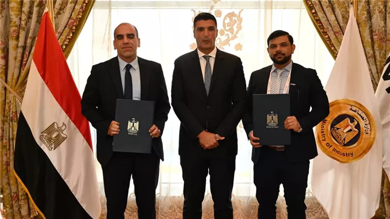وزارة الصناعة و«ميتسو» الفنلندية توقعان مذكرة تفاهم لتعزيز التعاون في معالجة واستخلاص المعادن