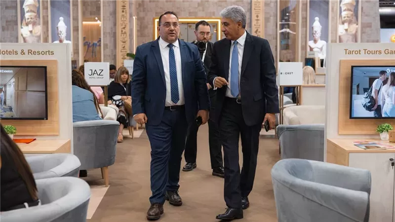 وزير السياحة يلتقي نظيره القبرصي لبحث تعزيز التعاون بين البلدين