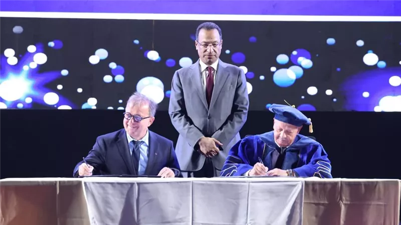 جامعة مصر للمعلوماتية تبدأ تطبيق برنامج الدراسات المزدوجة مع «سيزي» الفرنسية 
