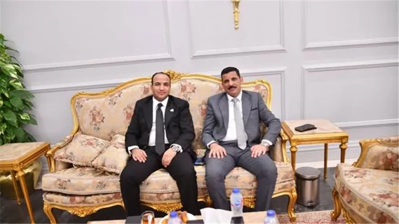 على هامش الجلسة الطارئة.. النائبان وسيم كمال عثمان وموسى أبو عكيرش يبحثان ملفات العمل البرلماني والحزبي