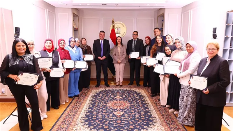 تكريم 3 إدارات بوزارة التضامن.. مايا مرسي تشيد بجهود الإعلام والحوكمة