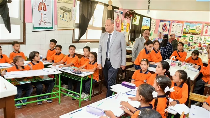 وكيل وزارة التربية والتعليم ببورسعيديتابع انتظام اليوم الدراسي وتقييمات الطلاب
