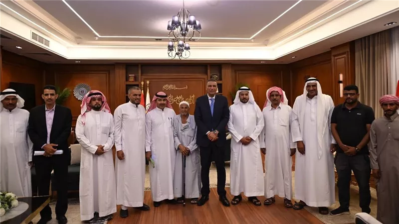 محافظ جنوب سيناء يناقش احتياجات المدن والقرى مع النواب ومشايخ وعواقل المحافظة