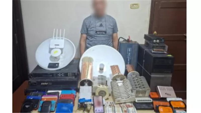 سقوط شبكة «FT».. ضبط صاحب بث فضائي لاسلكي غير مرخص بالدقهلية