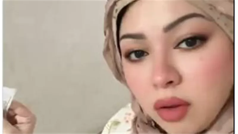 كلب مسعور يهجم على طفلة ووالدها في حدائق الأهرام.. «عضّها من رأسها وبهدل أبوها وهو بينقذها»