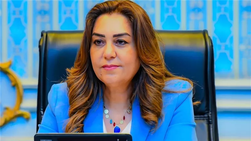 وزارة التنمية المحلية والبيئة تسلم 20 أتوبيس كهربائي لدعم الأتوبيس الترددي BRT
