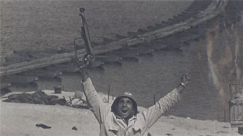 من قلب العبور لـ ذاكرة المصريين.. قصة عبد الرحمن القاضي صاحب أشهر صورة في نصر أكتوبر