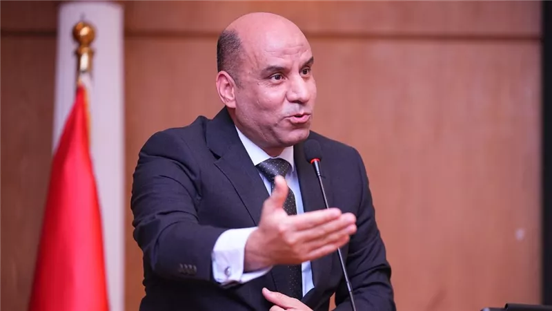 وزير العمل 