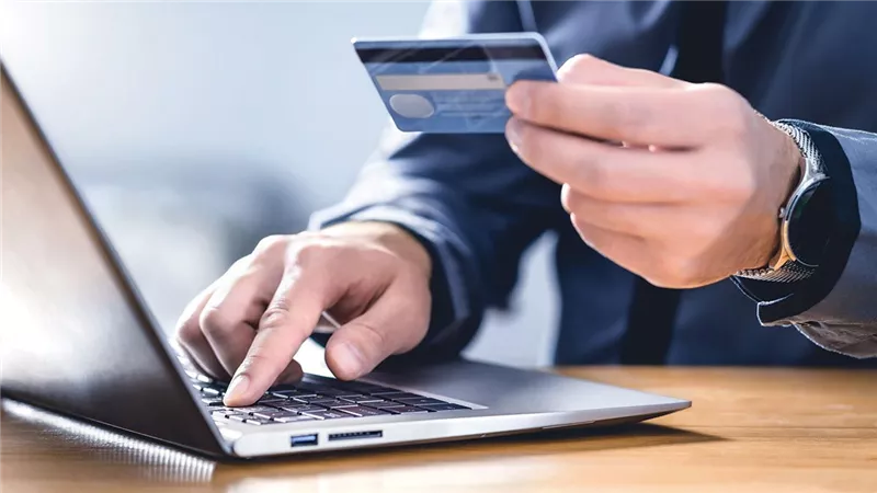 بعد تحذيرات سرقة البيانات.. هل يهدد الاحتيال الإلكتروني حقوق المصريين بالخارج؟