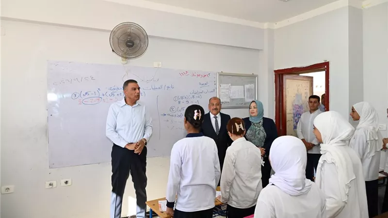 محافظ جنوب سيناء يتفقد مدرسة الشهيد عمرو شكري خلف الإعدادية بنات بطور سيناء