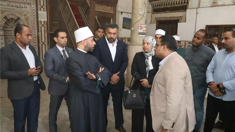 تفقد وزير الأوقاف المسجد 