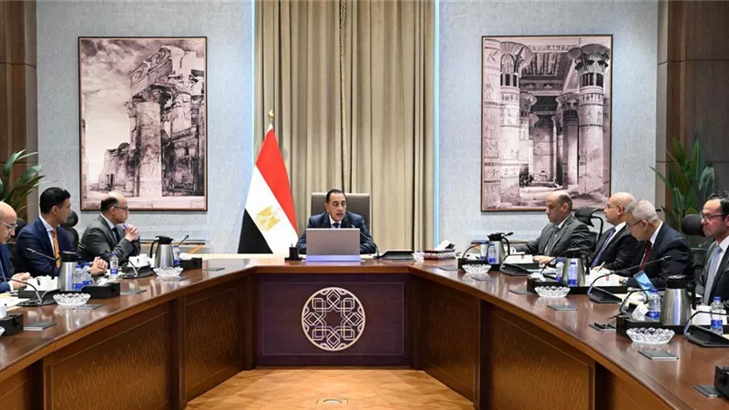 رئيس الوزراء...نسعى لمناقشة الوضع الراهن في قطاع الصناعة