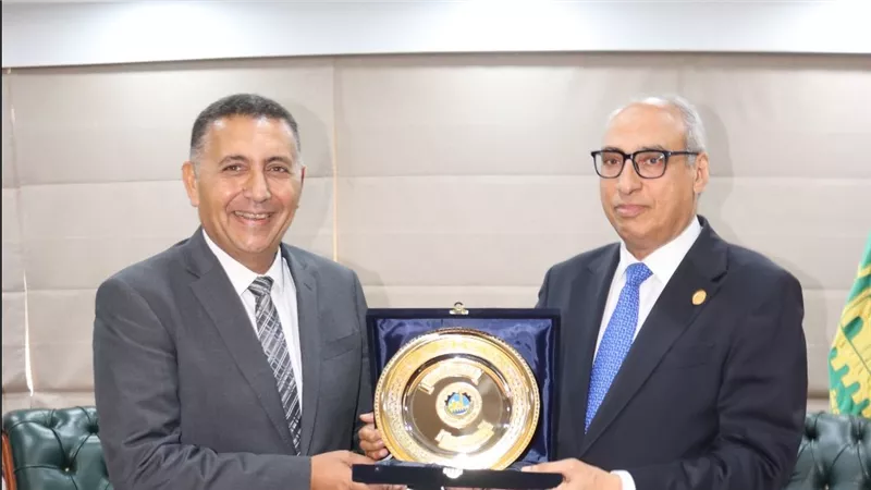 محافظ القليوبية يستقبل رئيس مجلس الدولة بديوان عام المحافظة ويؤكد دعم التعاون 