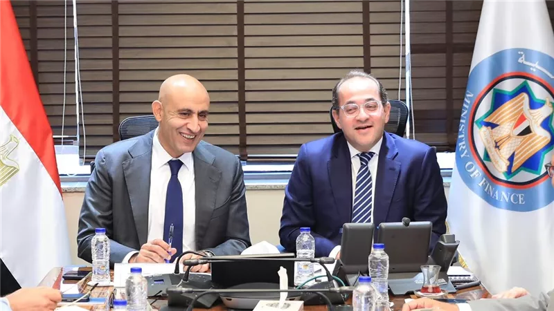 بشرى للمعلمين.. زيادة في المرتبات العام الدراسي المقبل بعد اجتماع وزيري المالي
