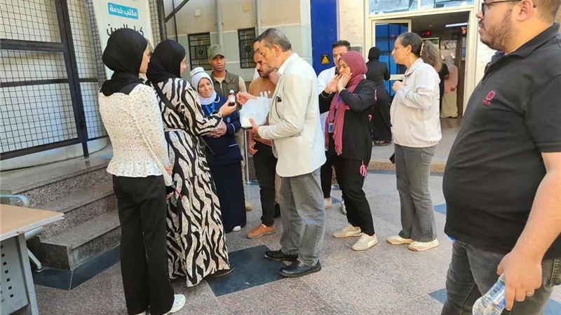 نائب مدير الرعاية الصحية بالسويس يتفقد سير العمل بمركز صحة مصر ووحدة طب الأسرة