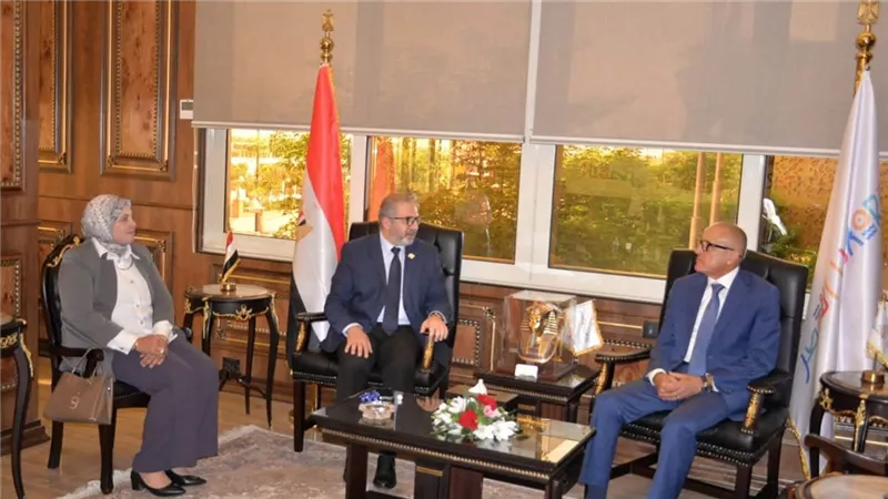 من قلب أرمنت الحيط.. منفذ جديد للتأمين الصحي الشامل يخدم 6 مناطق بالأقصر