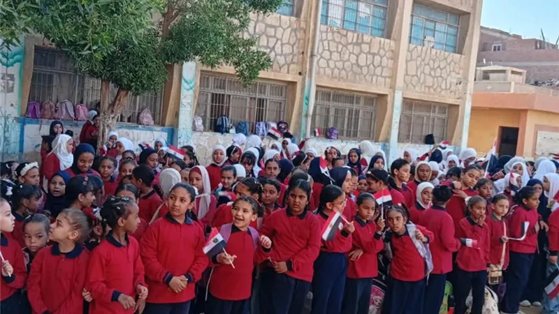 استعدادًا للعيد القومي.. وكيل التعليم  تبحث مع موجهي الأنشطة خطة المشاركة 