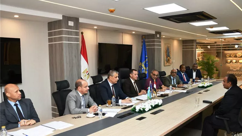 محافظ أسوان يترأس لجنة القيادات لاختيار الأكفأ لـ6 وظائف بالتعليم الزراعة