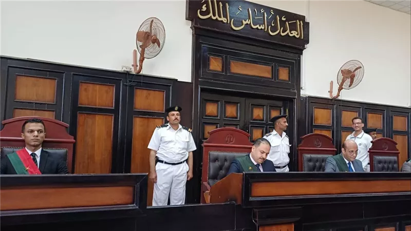 معاقبة عاطل بالسجن المشدد 15 عاما وآخر 10 سنوات بتهمة الاتجار في المخدرات