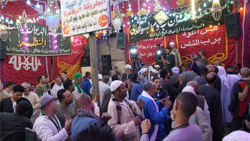 بيت التراث المصري يوثق «الليلة الكبيرة» لمولد سيدنا الحسين في القاهرة التاريخية