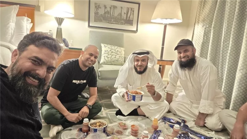 من الزيارة إلى طبق كشري أبو طارق.. مشاري العفاسي يوثق جولته في مصر