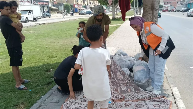 «التدخل السريع» بالإسماعيلية يعيد الأمان لأب وخمسة أبناء بعد معاناة في الشارع