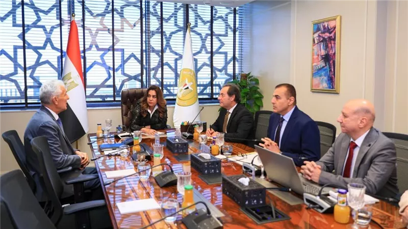 وزيرة التنمية المحلية والبيئة توجه بتطوير مركز السلام لمكافحة التلوث الزيتي بشرم الشيخ