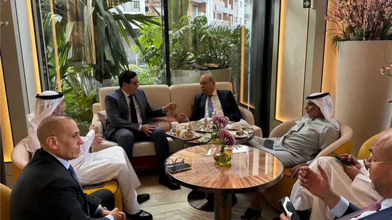 وزير الطيران يبحث مع المنظمة العربية للطيران المدني تعزيز التعاون المشترك 