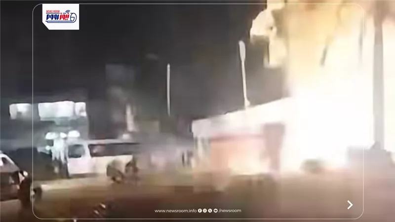 السيطرة على حريق اشتعل بمحول كهرباء أمام محطة وقود بقرية أبجيج بالفيوم