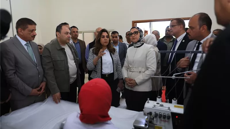 افتتاح مصنع «شكائر الزماط» بالخارجة لإنتاج 1.5 مليون شكارة سنوياً