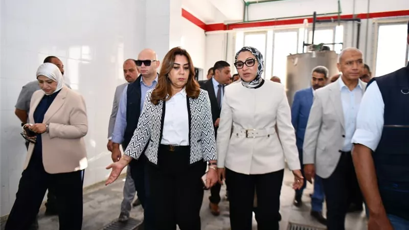 وزيرة التنمية المحلية ومحافظ الوادي الجديد تفتتحان مجزر الخارجة المطور