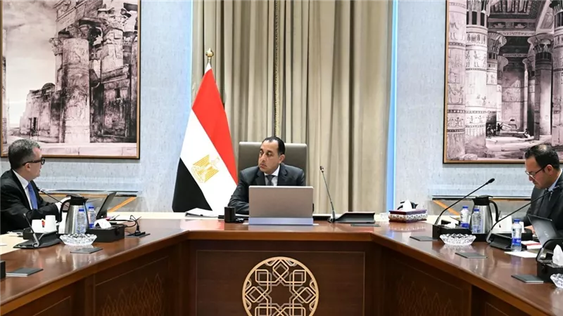 رئيس الوزراء يتابع برنامج التحول الاقتصادى 2027-2030 وخطط زيادة الإنتاج وفرص العمل