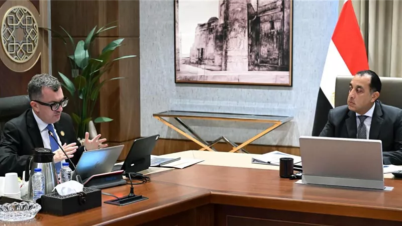 رئيس الوزراء يتابع مع وزير التخطيط والتنمية الاقتصادية أهم ملفات العمل