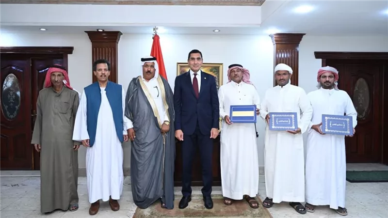 وزير الشباب والرياضة يكرم الفائزين  بمهرجان ولي العهد السعودي بالطائف للهجن
