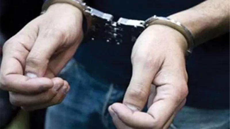 القبض على عامل بمحل أحذية قام بأيهام عملاء المحل انه صاحب المحل لتحويل أموال