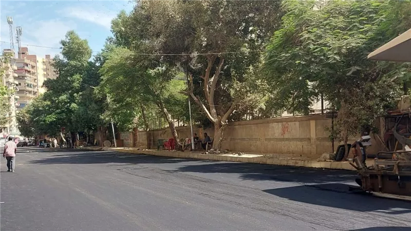 محافظ الجيزة يتابع أعمال تطوير ورصف شارع العمدة بحي بولاق الدكرور 
