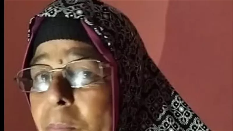 «نفسي أحضنه قبل ما أموت.. معنديش غيره في الدنيا»..  والدة مصاب بالسودان تناشد بعودته