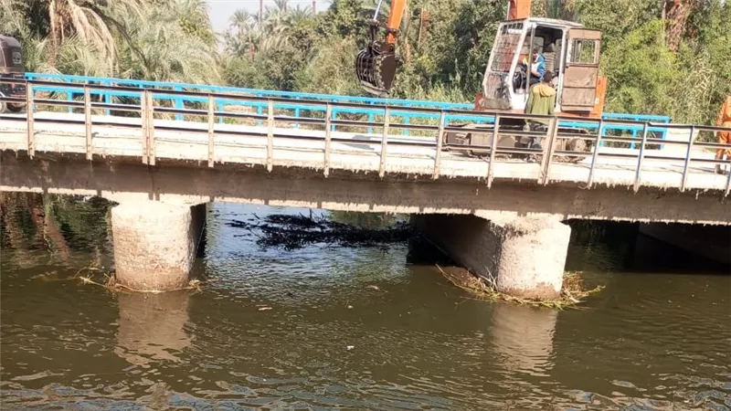 محافظ أسيوط: تطهير ترعة نجع حمادي الشرقية أسفل كوبري النواميس بالبداري 