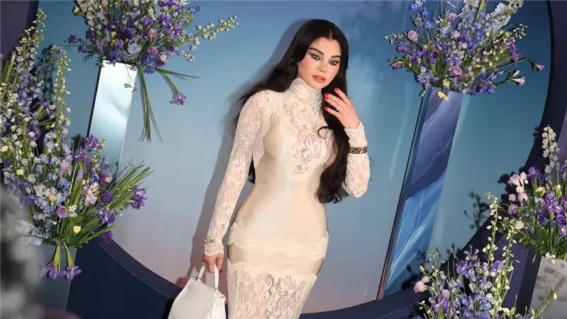 هيفاء وهبي تخطف الأنظار في حفل دار Guerlain بدبي |صور