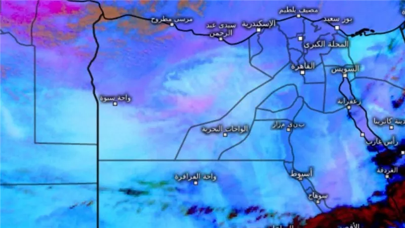 الأتربة والرمال المثارة تضرب القاهرة الكبرى.. وتحذيرات لقائدي المركبات