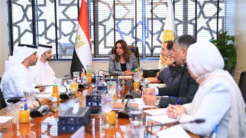 وزيرة التنمية المحلية والبيئة توجه بتشكيل لجنة علمية لحماية محمية العميد بمطروح