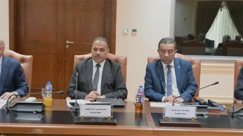 دعماً للامركزية وفض التشابك.. المحافظون يناقشون مسودة قانون الإدارة المحلية