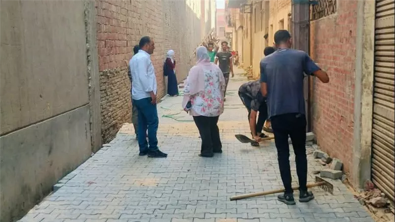 محافظ الجيزة يتابع تنفيذ أعمال رصف ١٢٩ شارعًا بكرداسة بالإنترلوك