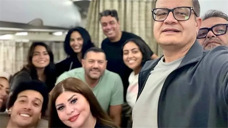 أبطال العمل 