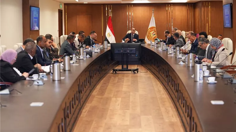 رداد يترأس الاجتماع الثاني للتشاور الاجتماعي ويؤكد على أهمية الحوار المؤسسي