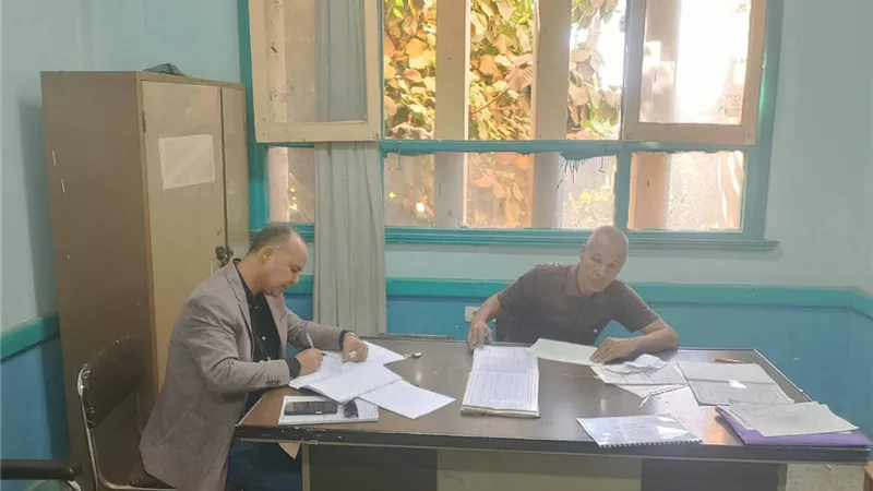 الإهمال والنظافة والإشراف.. مخالفات تنتهي بمجازاة 7 عاملين بمدرسة في سوهاج 