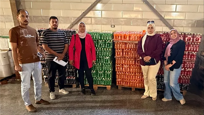 ضبط 8064 زجاجة مياه غازية داخل مصنع غير مرخص بالمنطقة الصناعية جنوب بورسعيد
