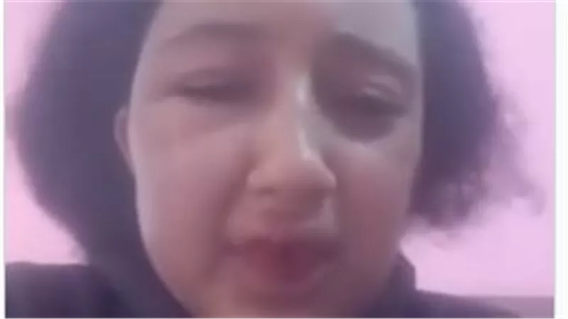 «هشوهك ومش هخلي فيكي حتة سليمة».. أب يعذب ابنته أمام طليقته  واستغاثة لإنقاذ أطفاله الأربعة 