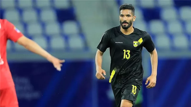 صالح جمعة يفتح النار على ثلاثي الأهلي ويدافع عن محمد هاني 